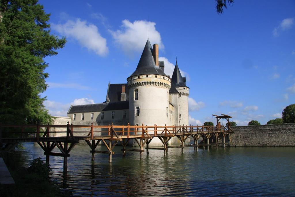 Hotel Henri IV Sully-sur-Loire Kültér fotó