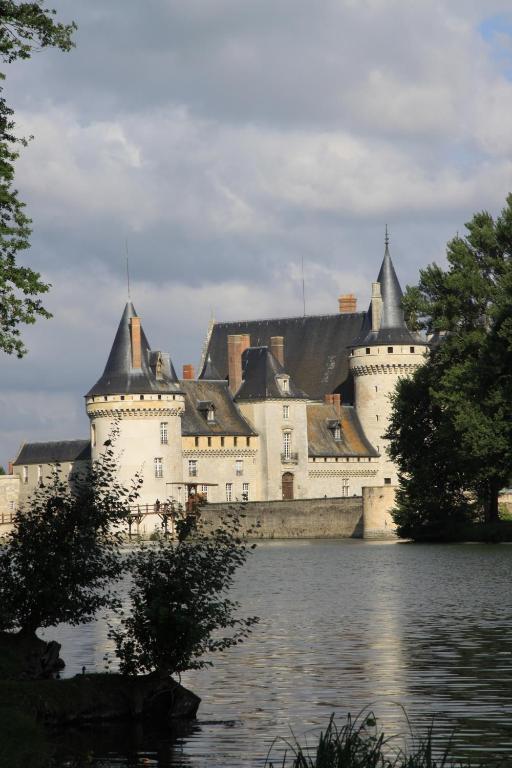 Hotel Henri IV Sully-sur-Loire Kültér fotó